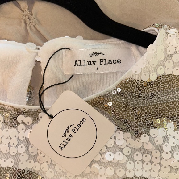 ✨ Cropped Sequin Top - Picture 8 of 11